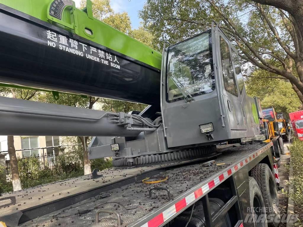 Zoomlion ZTC 700 V All terrain cranes