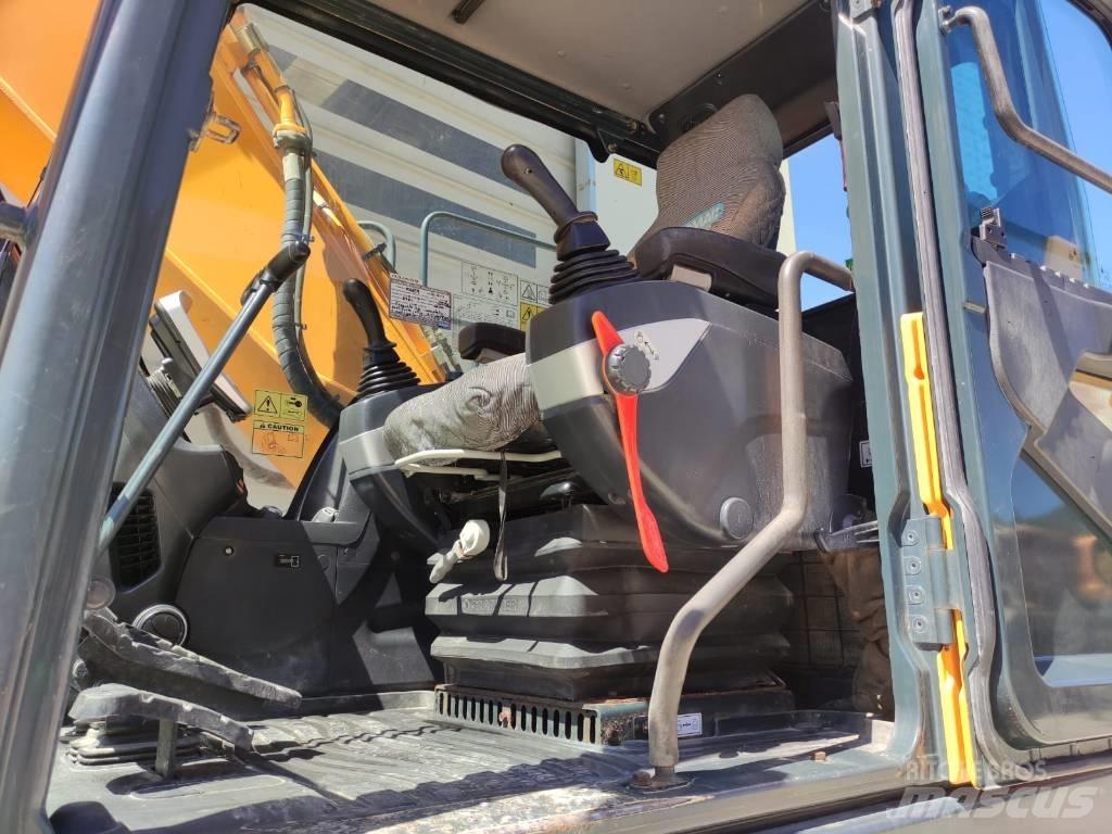 Hyundai HX 220 Crawler excavators