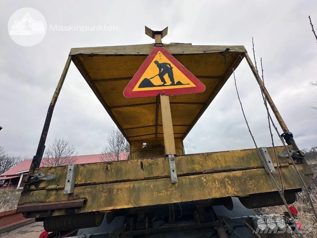 Mercedes-Benz 1117 L Hook lift trucks