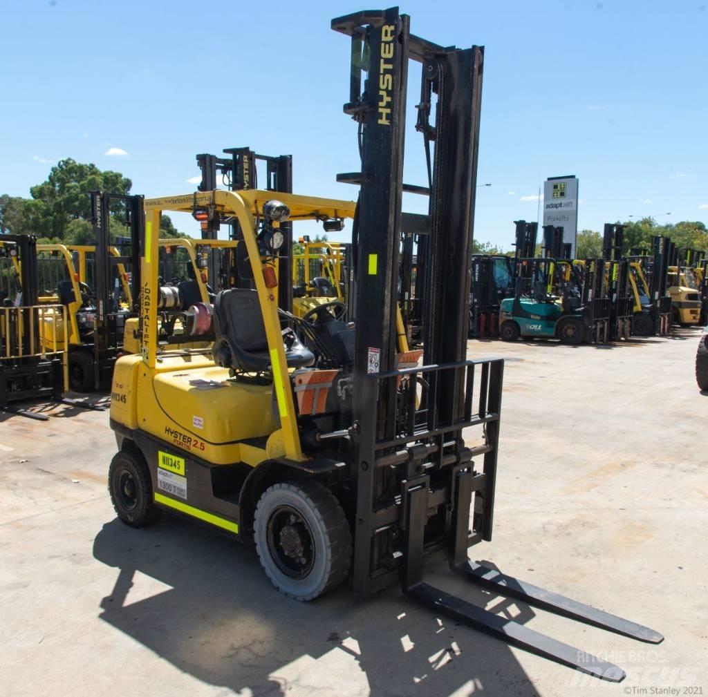 Hyster H2.5TX LPG trucks