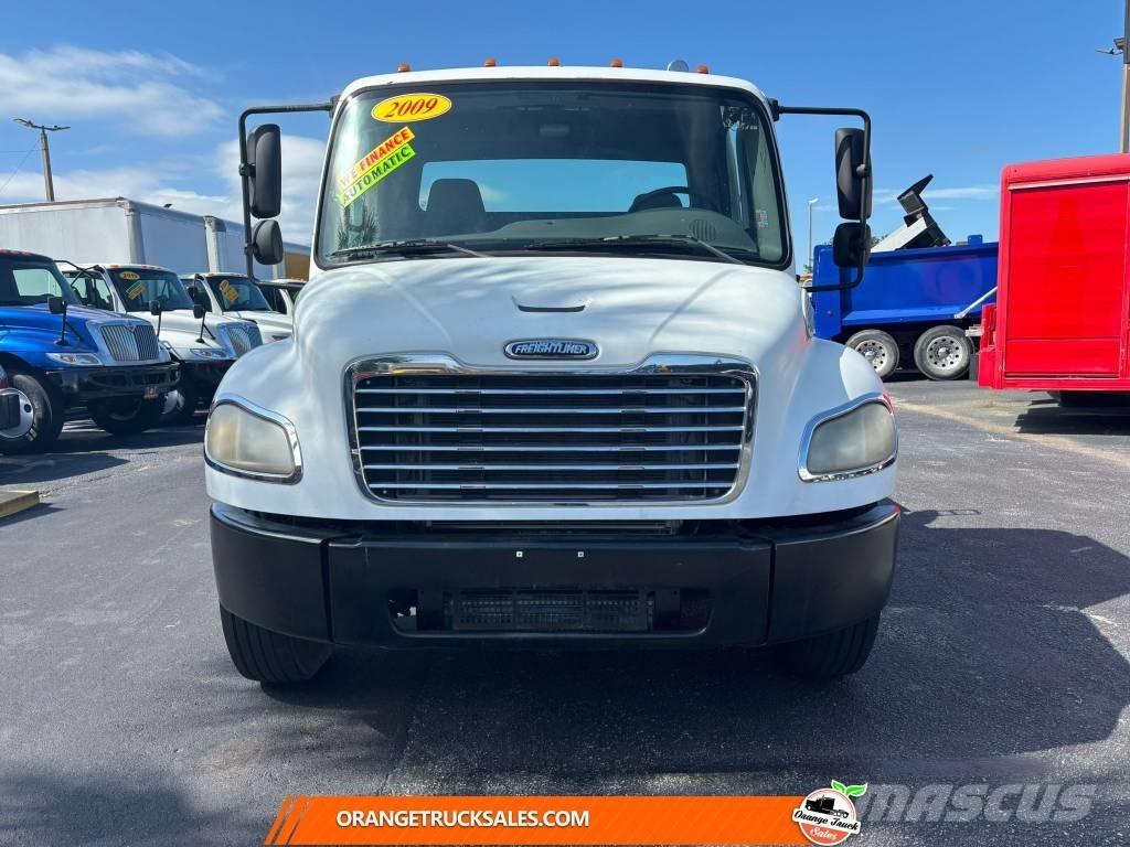 Freightliner M2 Demountable trucks