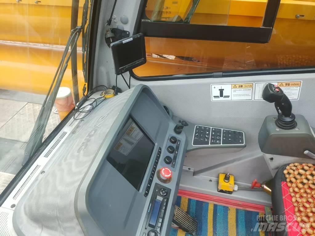 XCMG XCT 130 All terrain cranes