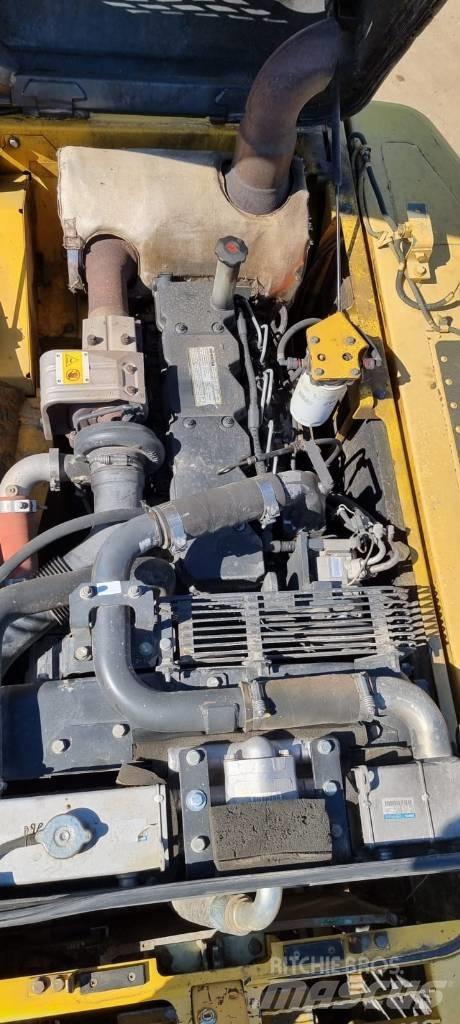 Komatsu PC 210-8 Crawler excavators