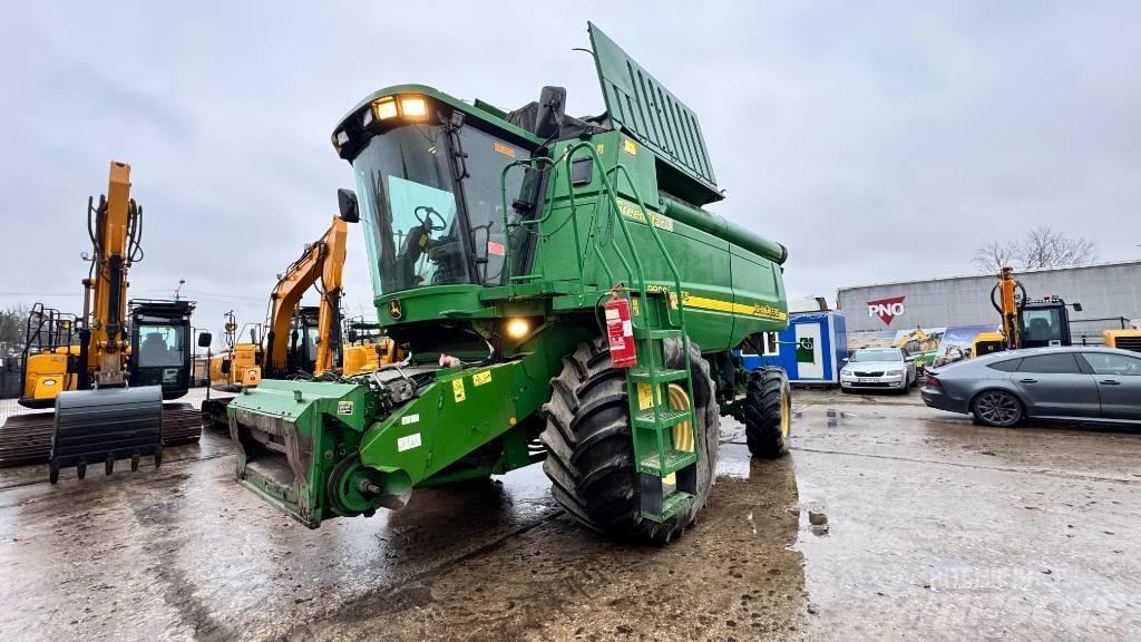 John Deere 9880 STS Combine harvesters