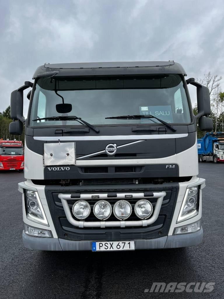Volvo FM 6X2 Skip bin truck
