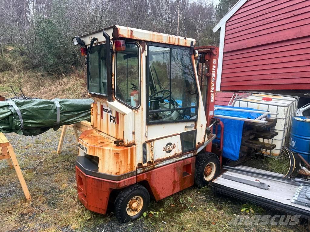 Nissan EH 01 A15U Diesel trucks