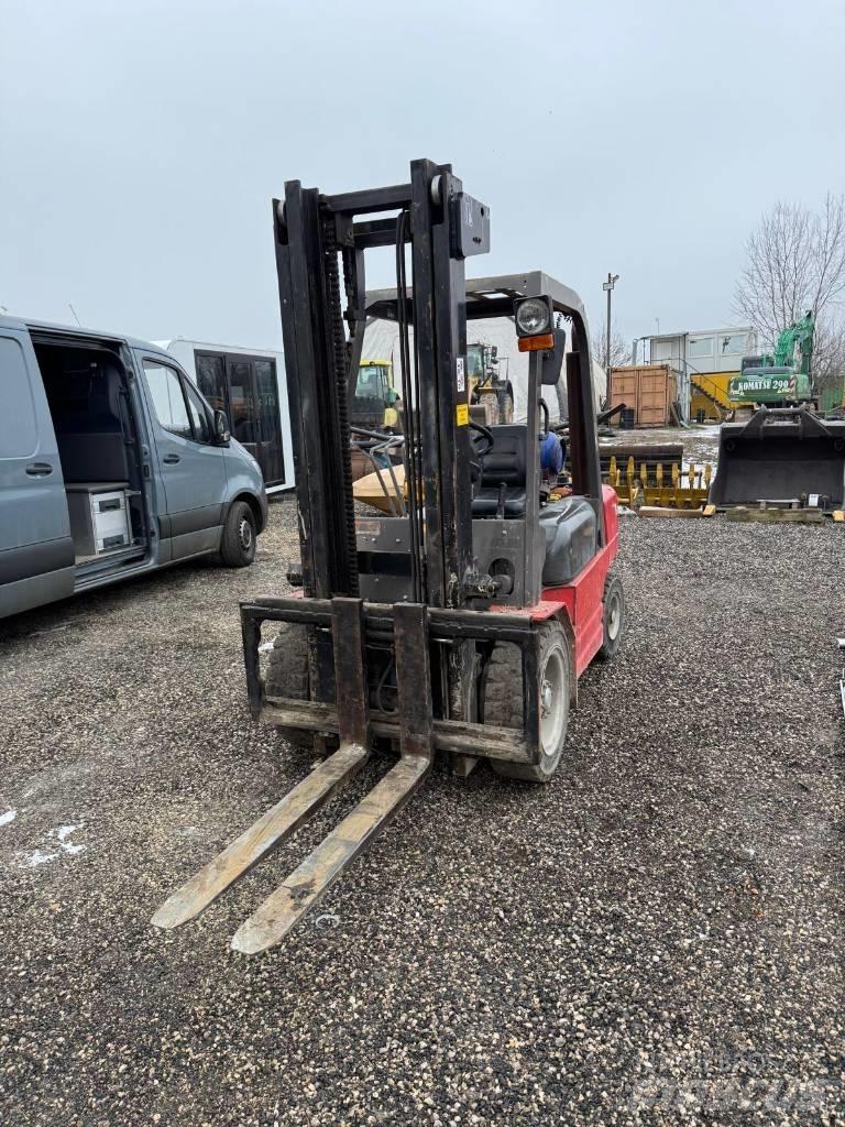 Manitou CG 30 P LPG trucks