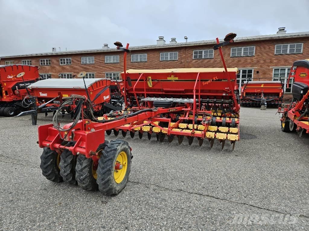 Väderstad Rapid 400 Combination drills