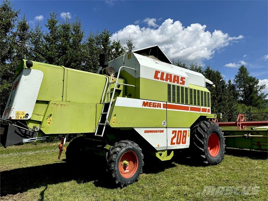 CLAAS Mega 208 Combine harvesters