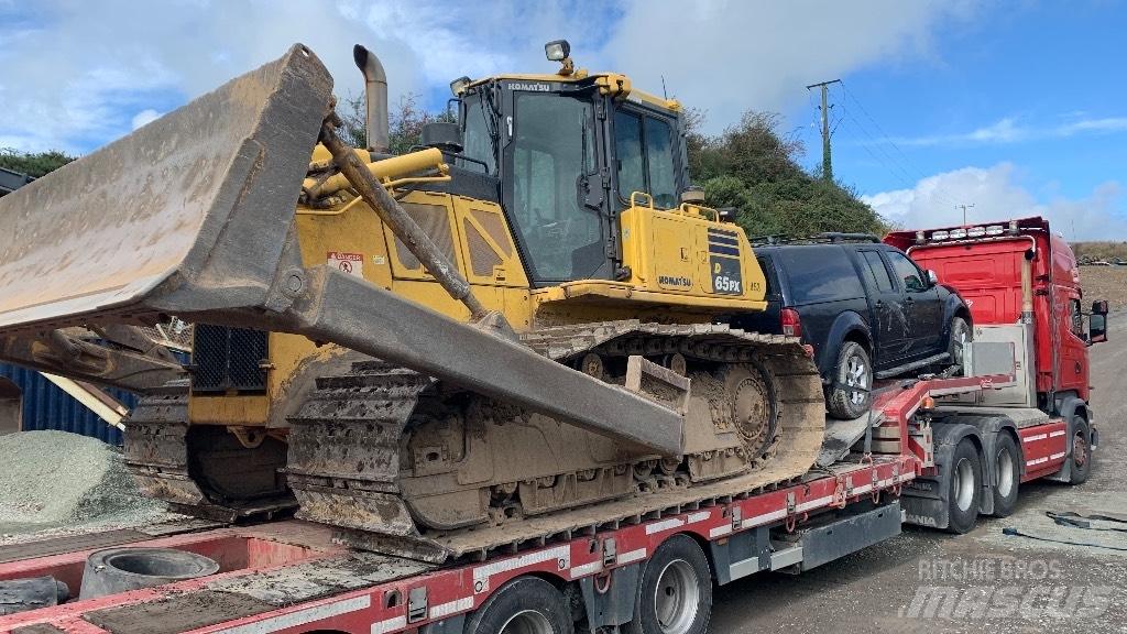 Komatsu D 65 PX-17 Articulated Haulers