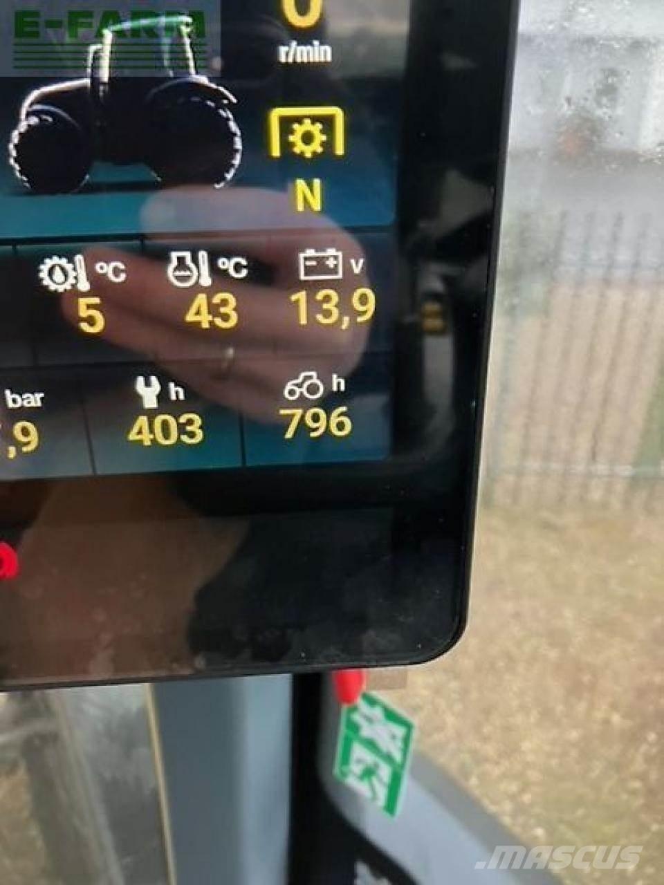 Valtra q305 Tractors