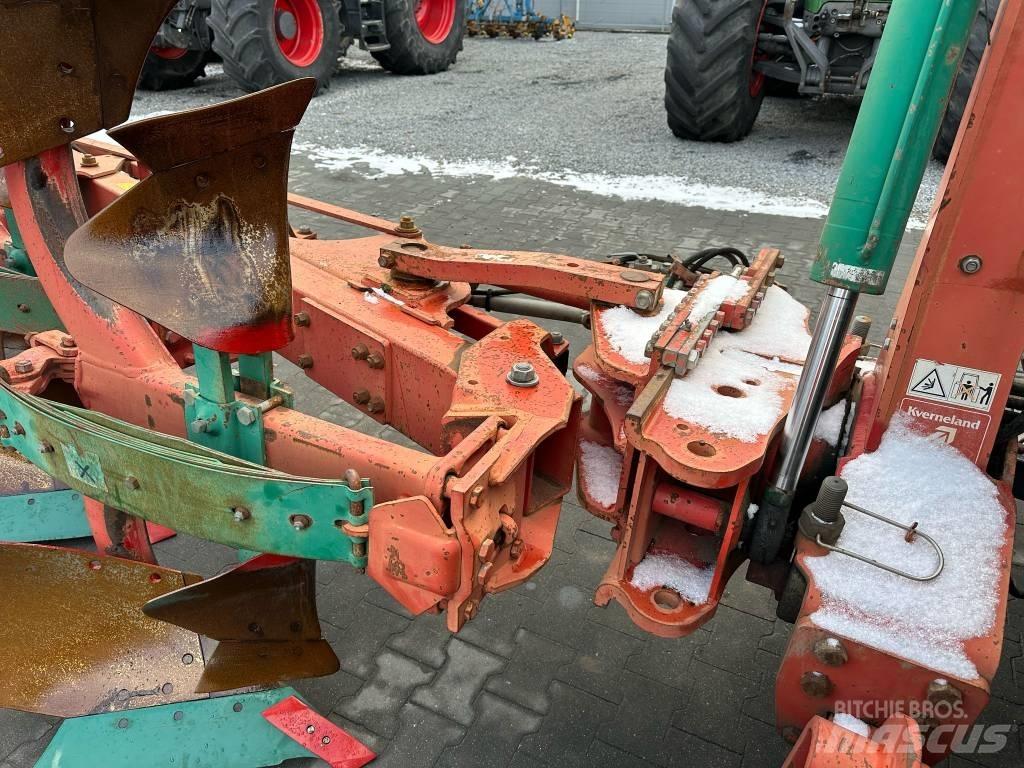 Kverneland EG100 Ploughs