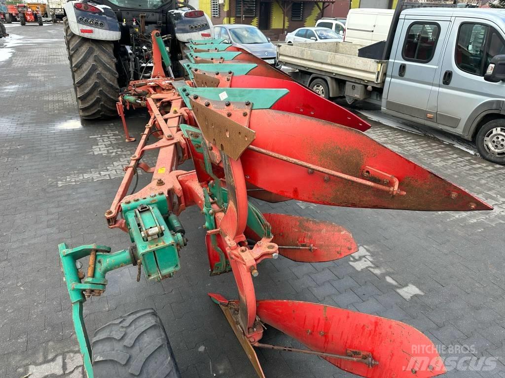 Kverneland EG100 Ploughs