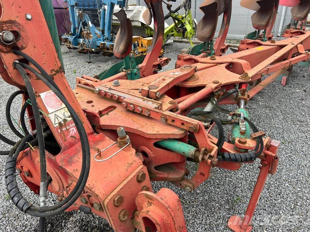 Kverneland EG100 Ploughs