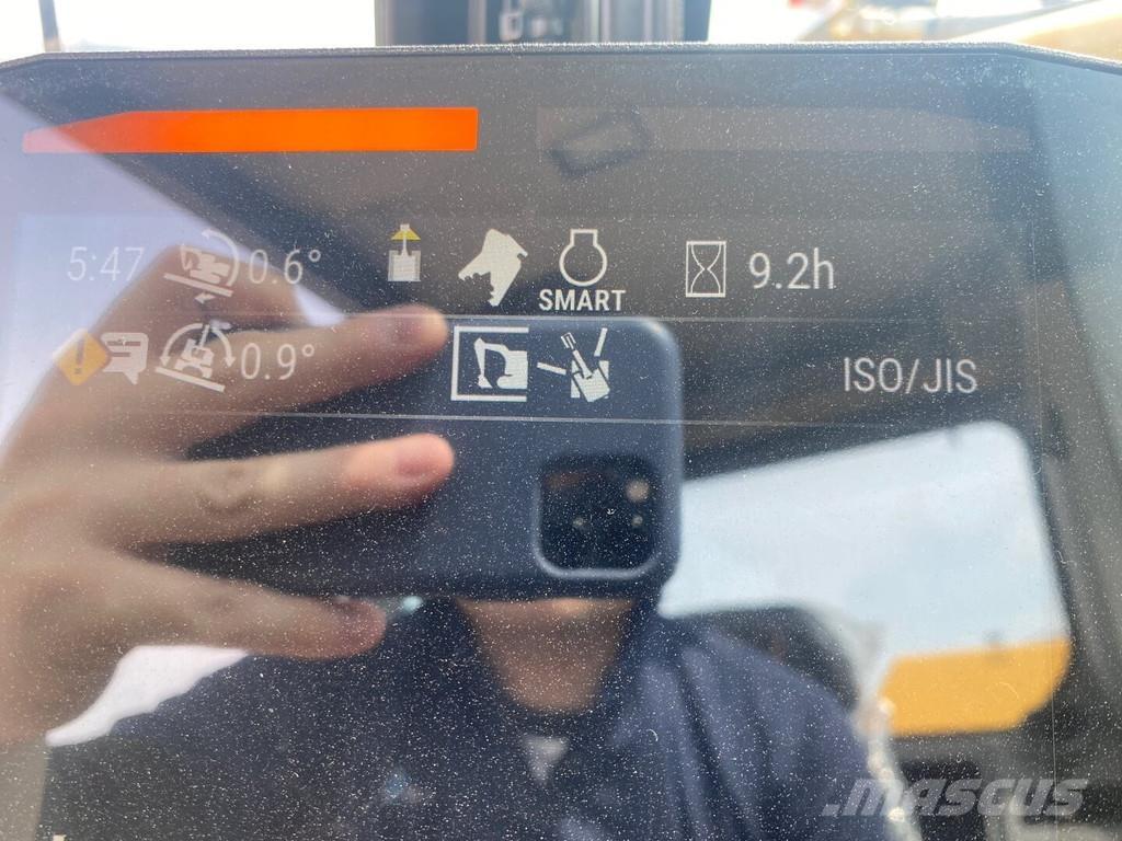 CAT 352 UHD Crawler excavators