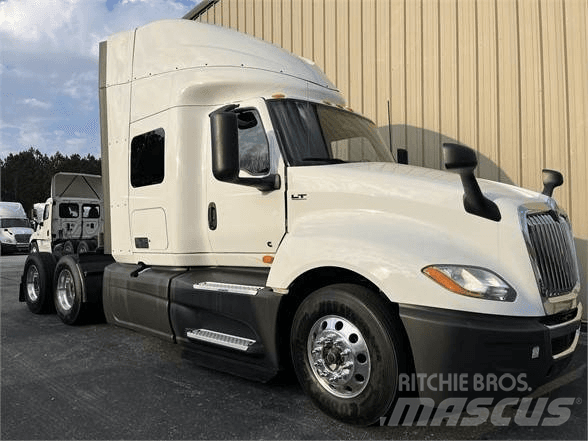International LT Prime Movers
