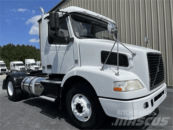 International LT Prime Movers