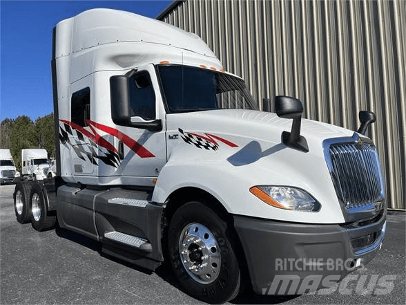 International LT Prime Movers