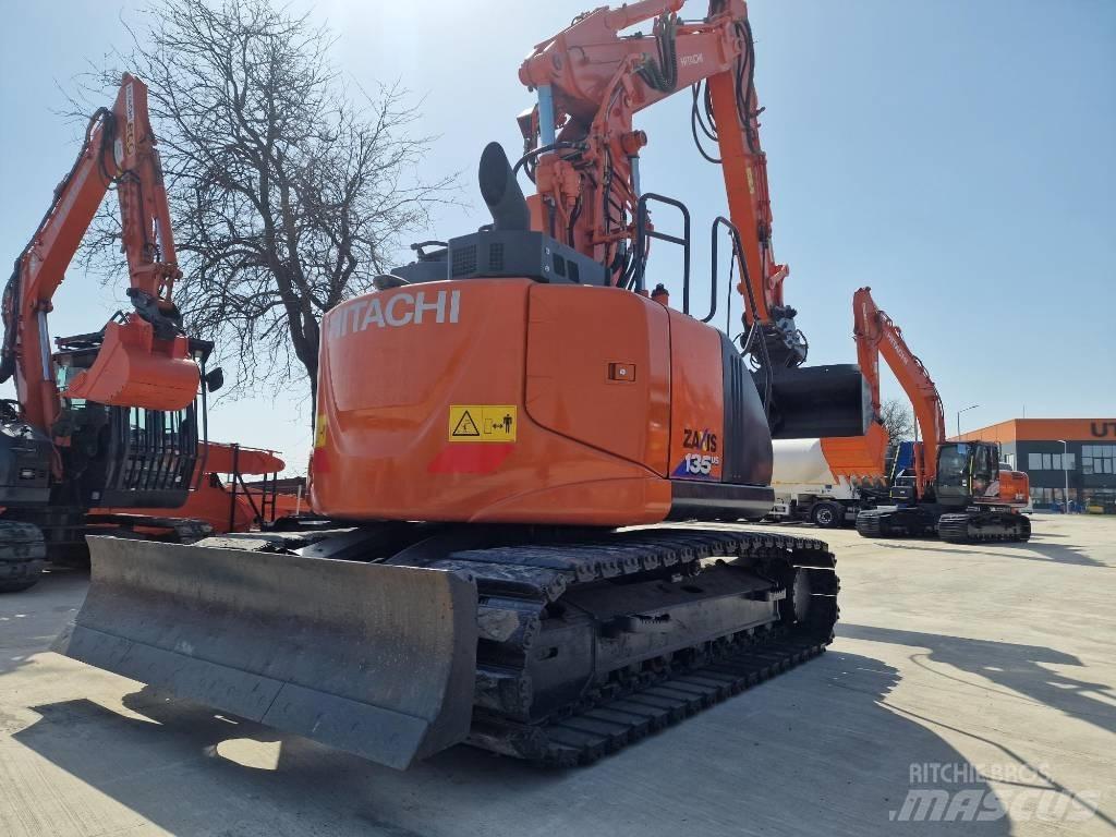 Hitachi ZX135-6 Crawler excavators