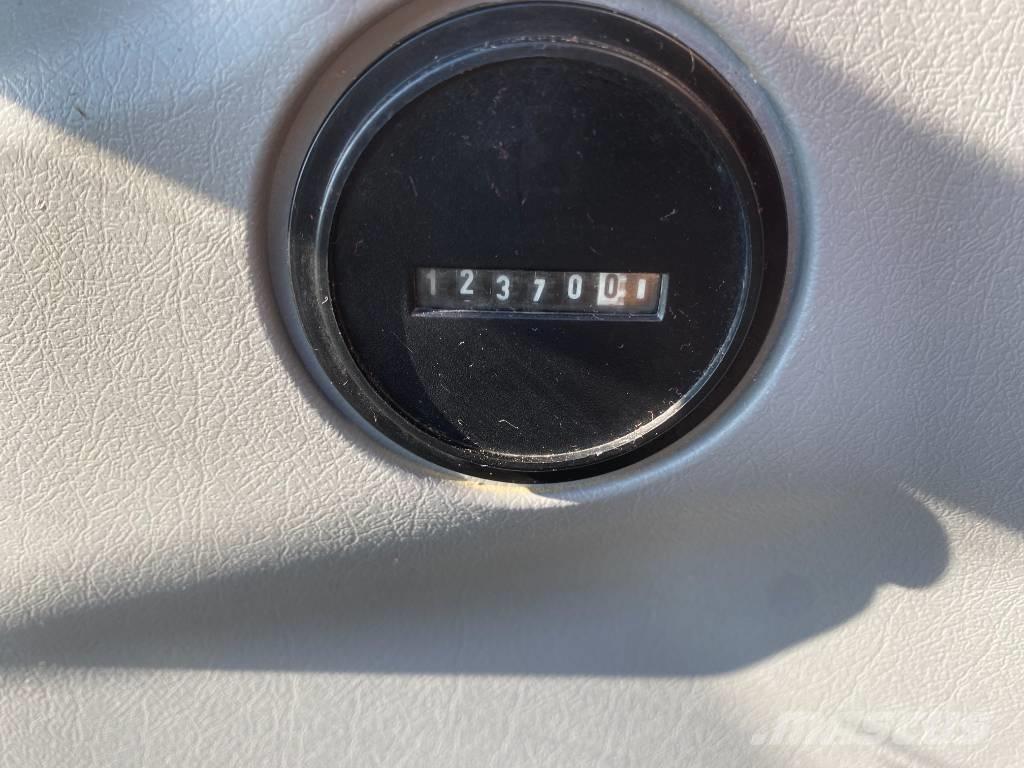 New Holland E 145 Crawler excavators