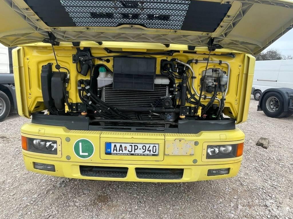 MAN F 2000 Truck mounted cranes
