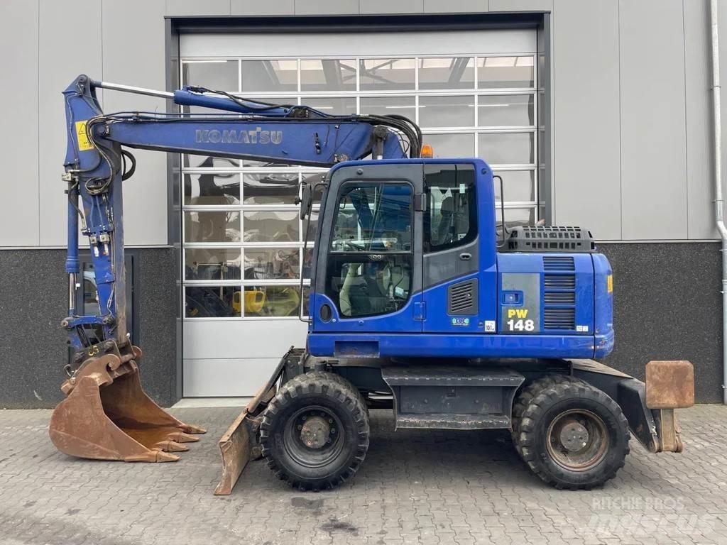 Komatsu PW148-8 Wheeled excavators