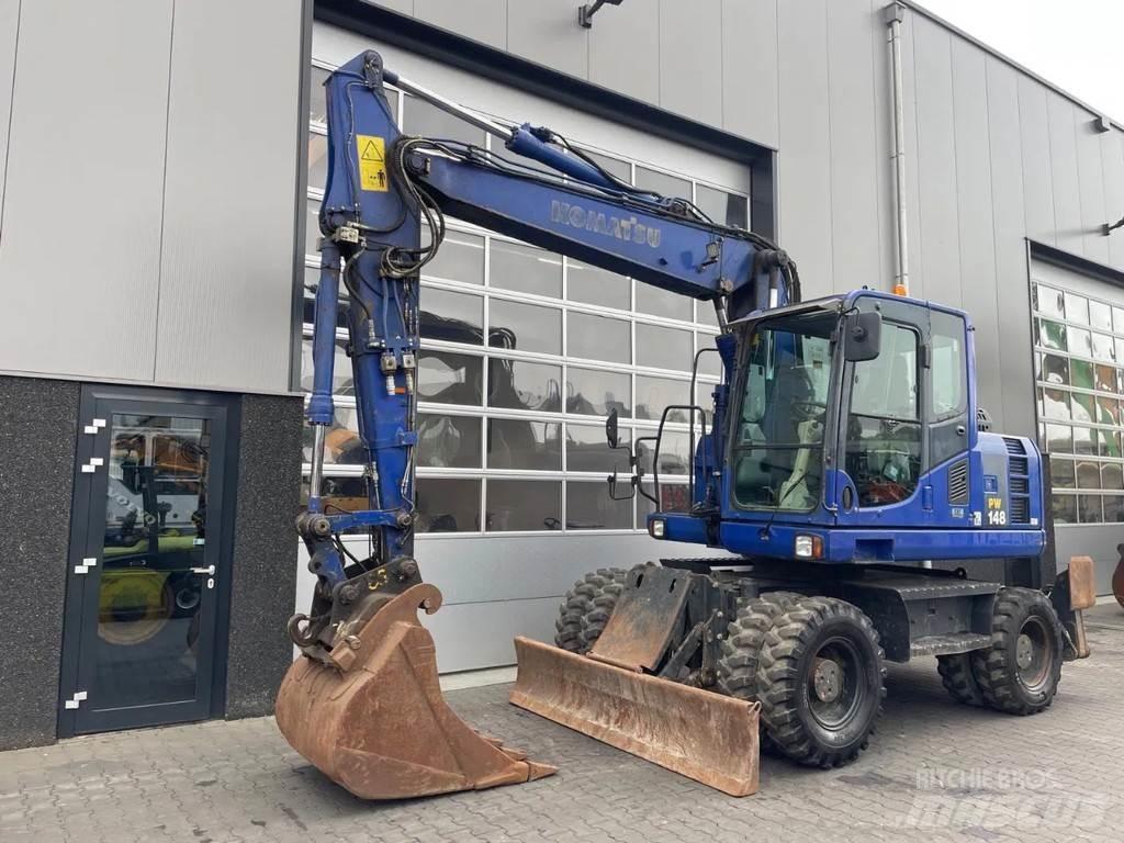 Komatsu PW148-8 Wheeled excavators