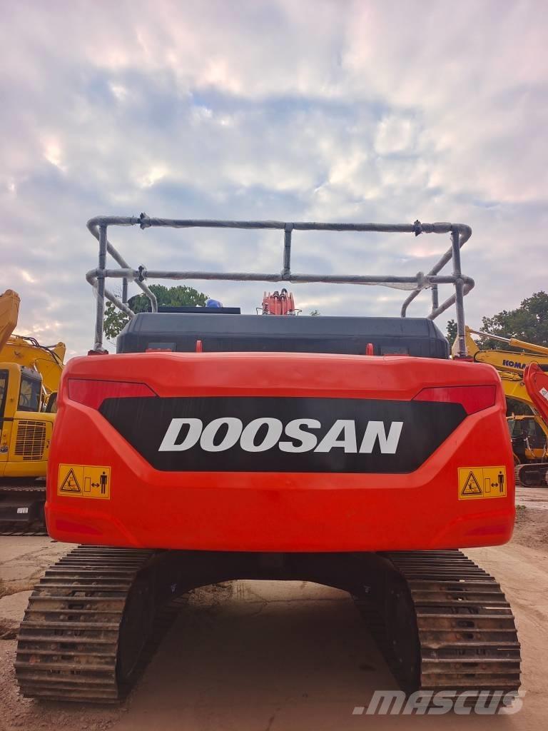 Doosan DX 225 LC Crawler excavators