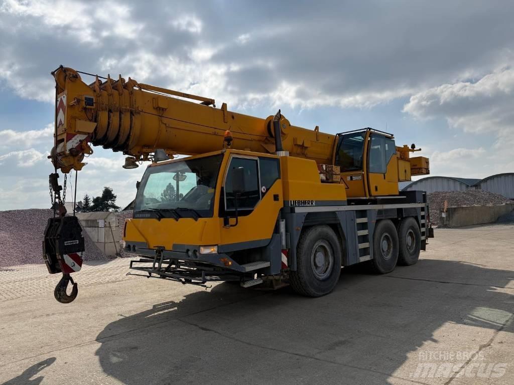 Liebherr LTM1055/1 All terrain cranes
