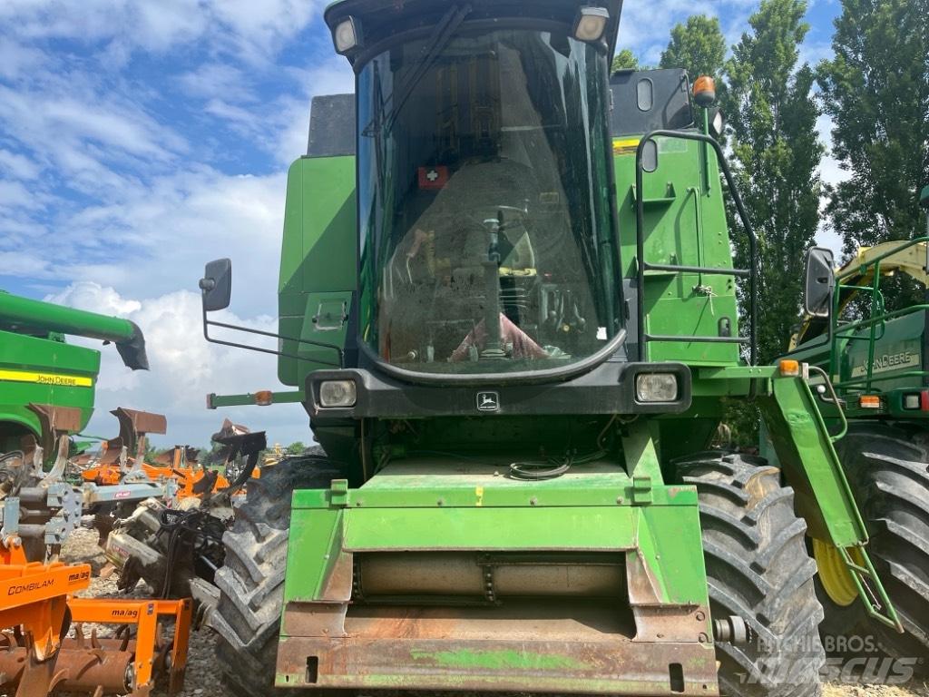 John Deere 1177 Combine harvesters