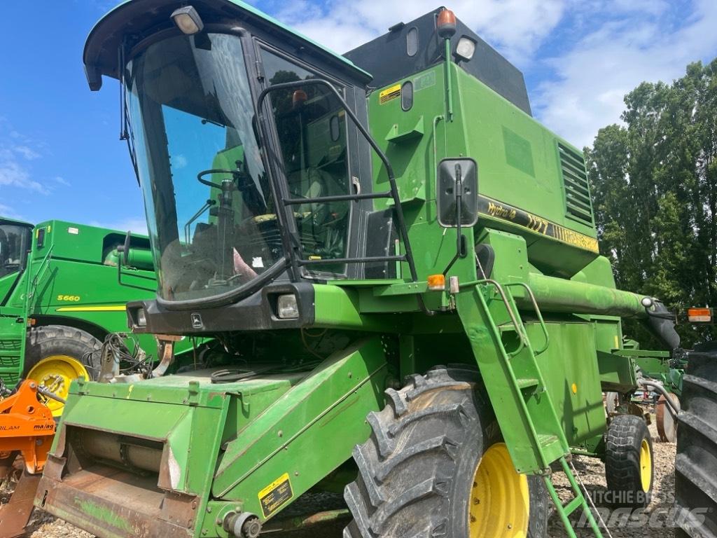 John Deere 1177 Combine harvesters