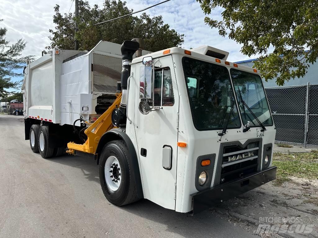 Mack LEU Waste trucks