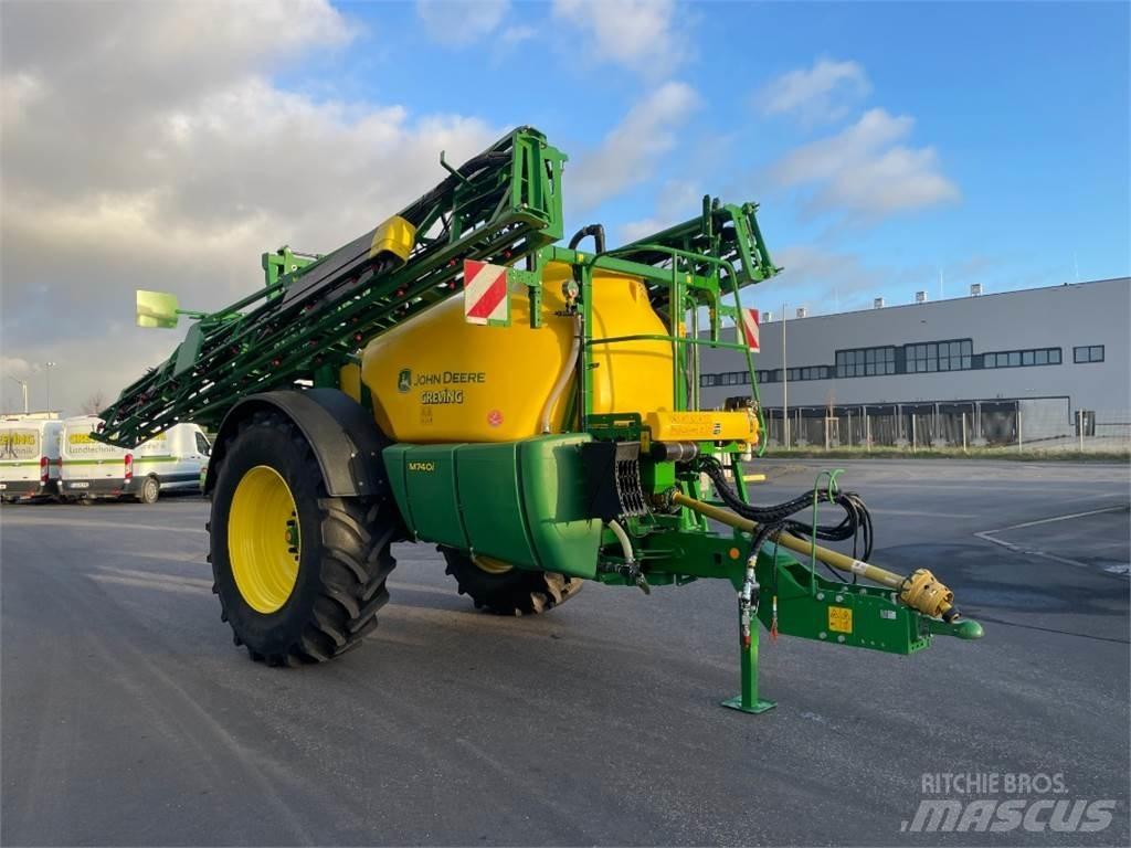 John Deere M740i Trailed sprayers