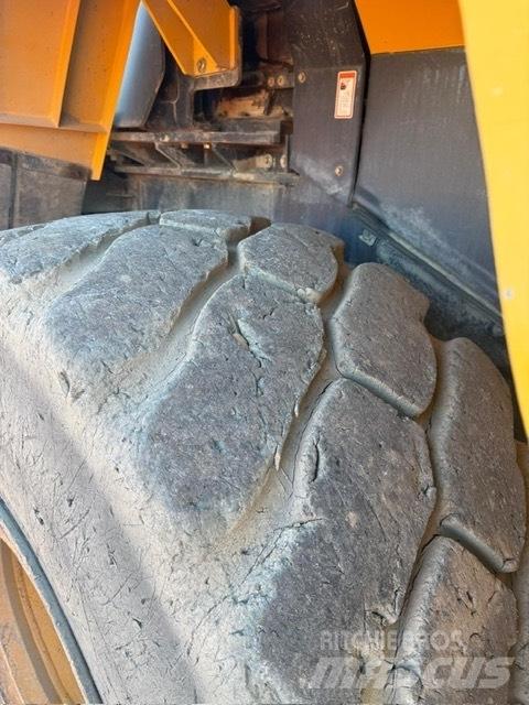 LiuGong CLG 877H Wheel loaders
