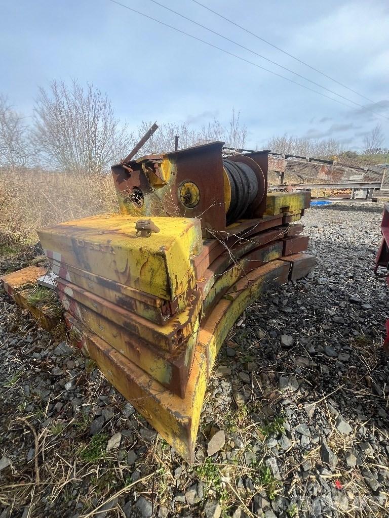 Demag AC 395 Hydraulics