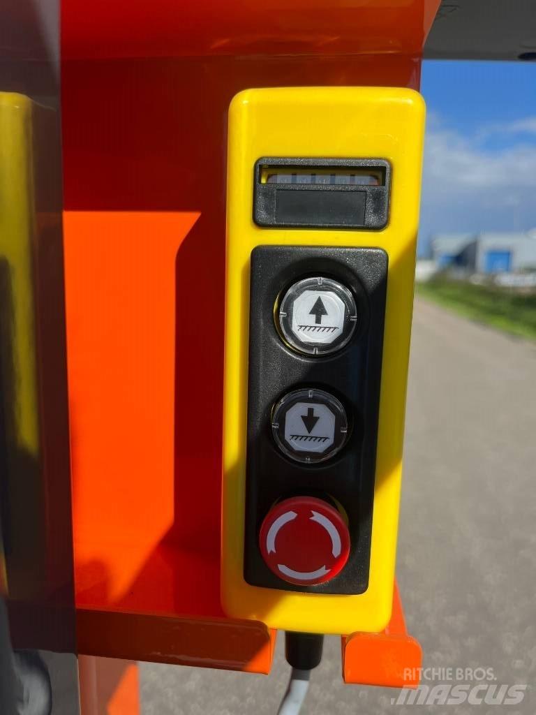 JLG Nano Used Personnel lifts and access elevators