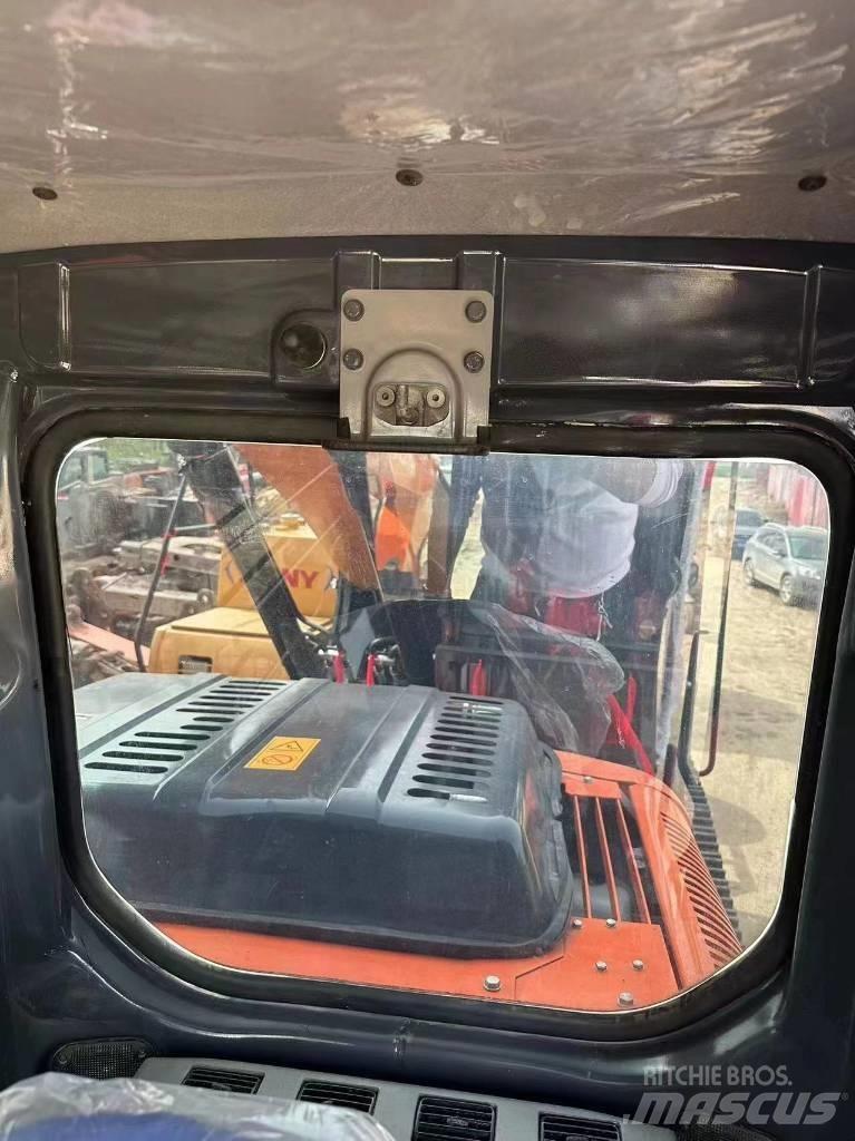Hitachi 130 Crawler excavators