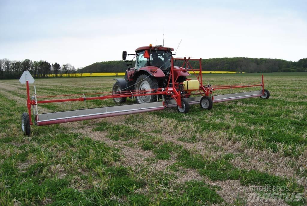  MA Weed Wiper 12 Trailed sprayers