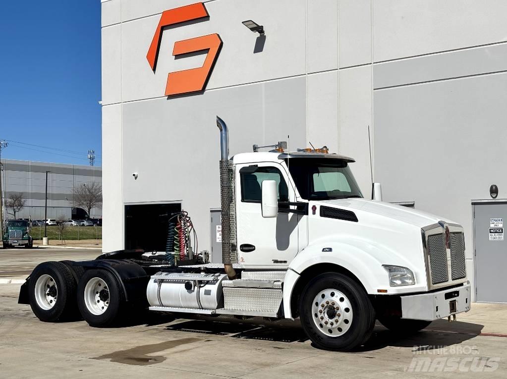Kenworth T 880 Prime Movers