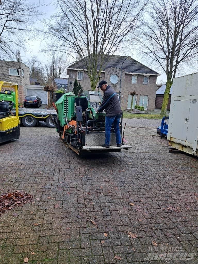 Demag 45 Asphalt pavers
