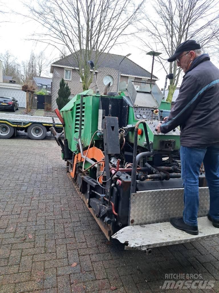 Demag 45 Asphalt pavers