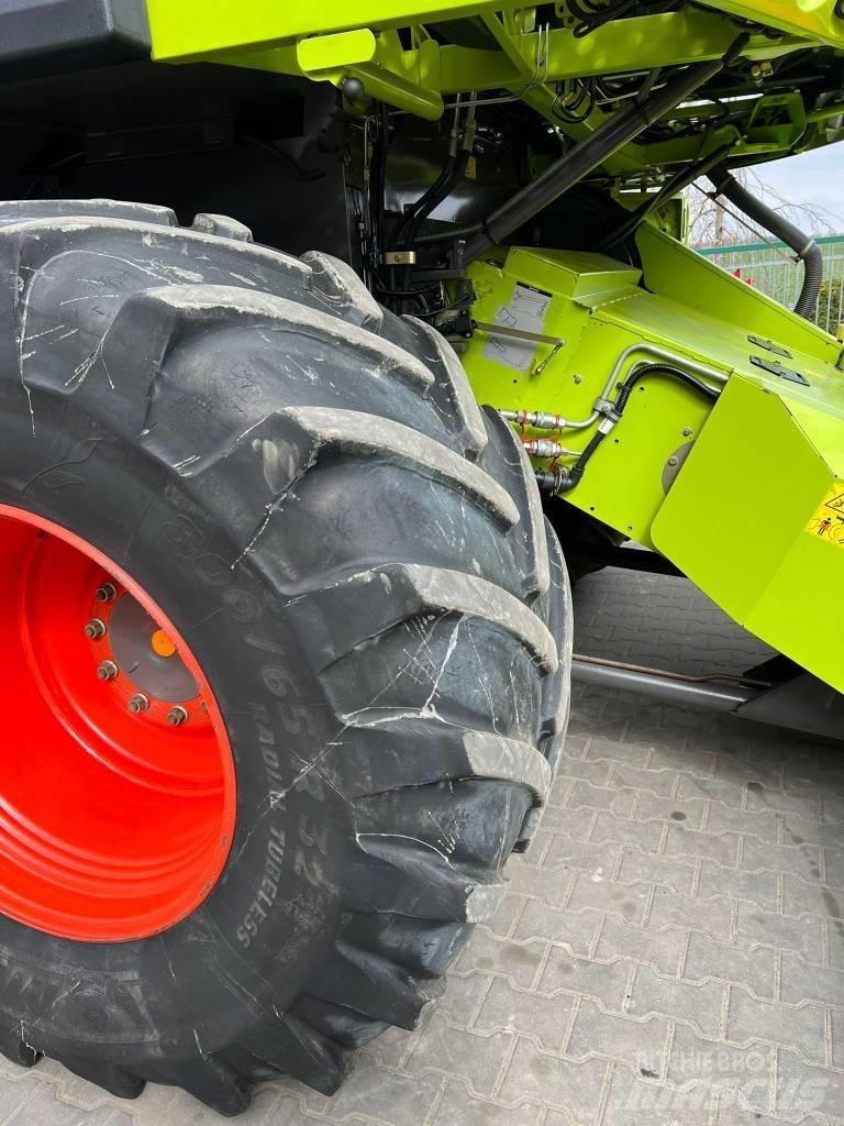 CLAAS Lexion 750 Combine harvesters