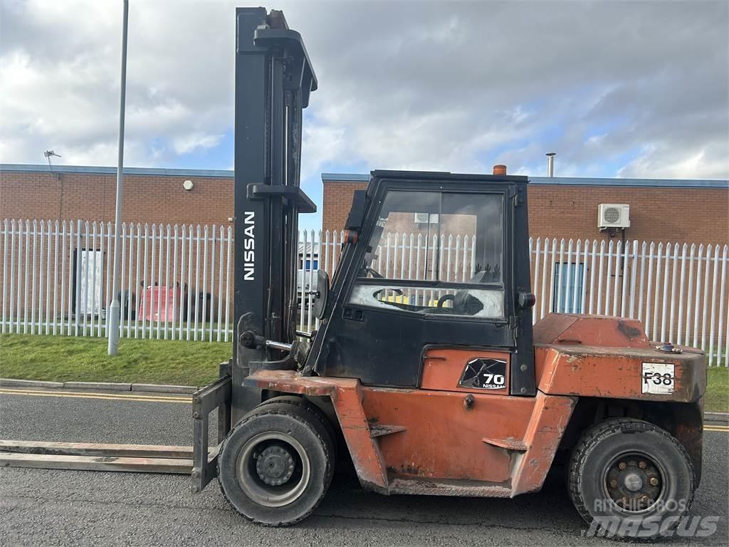 Nissan ZWF05H70U Diesel trucks