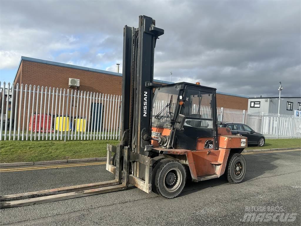 Nissan ZWF05H70U Diesel trucks