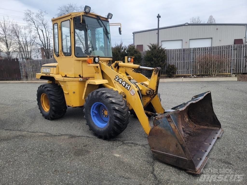 John Deere 244H Wheel loaders