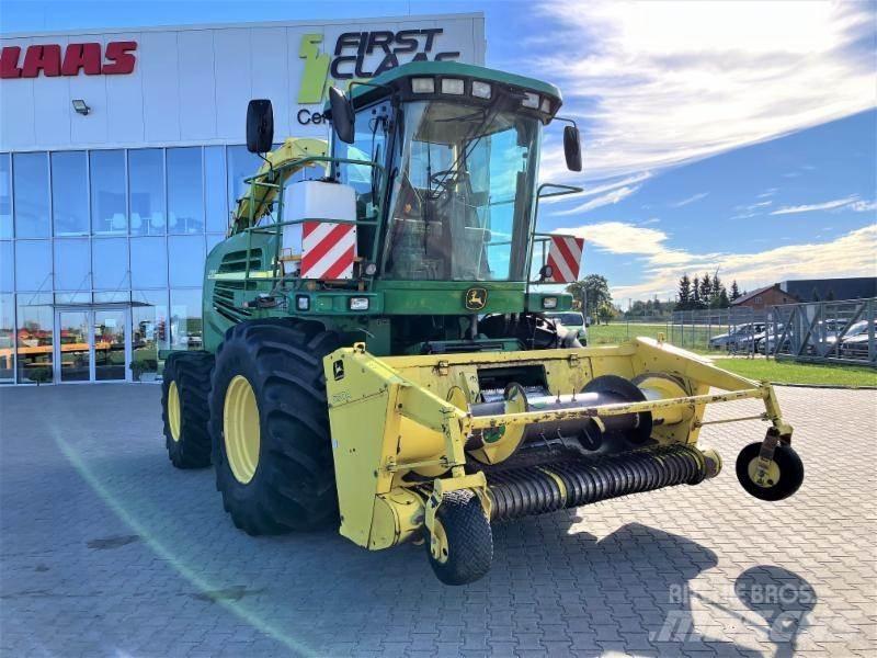 John Deere 7300 Forage harvesters