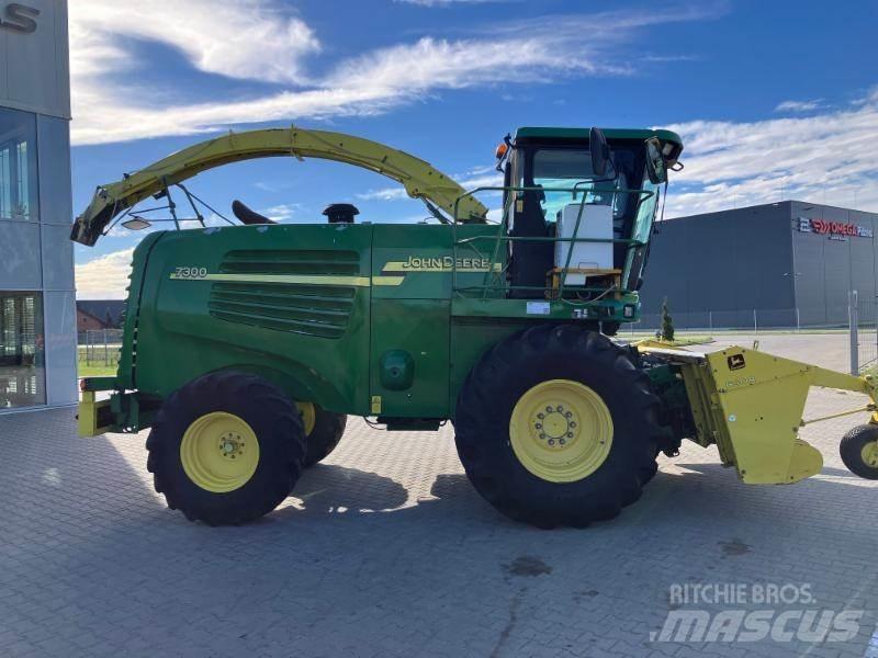 John Deere 7300 Forage harvesters