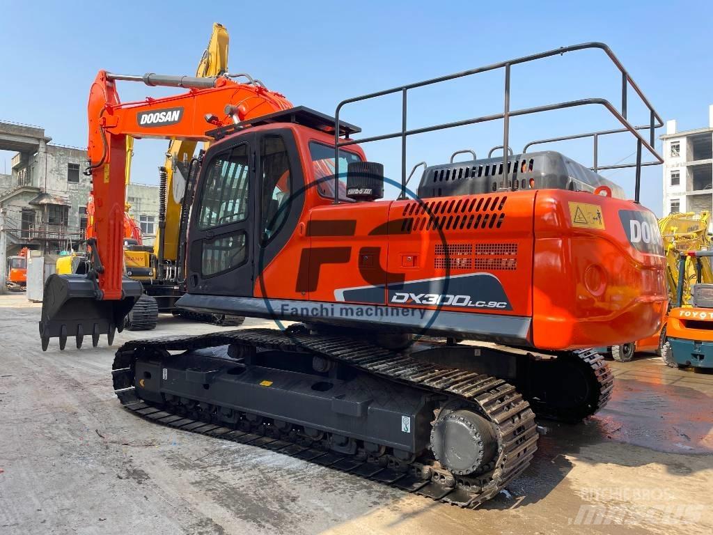Doosan DX 300 Crawler excavators
