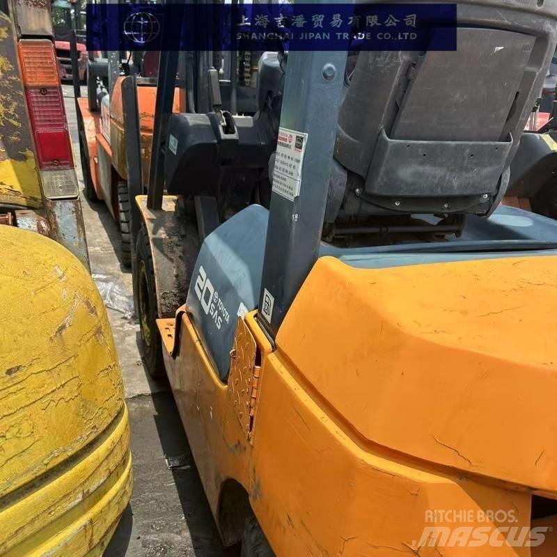 Toyota 20 Diesel trucks
