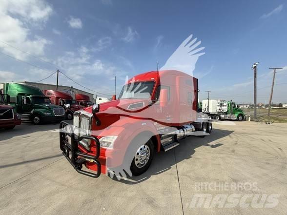 Kenworth T880 Prime Movers